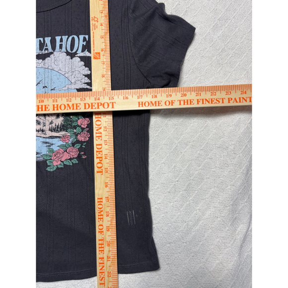 NWOT Gray Lake Tahoe Junior's Fitted Crewneck Short Sleeve Graphic T-Shirt Sz L - Picture 3 of 5